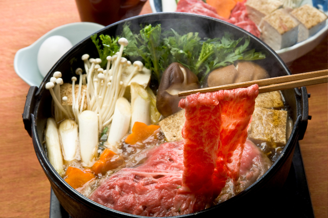 Trải nghiệm món sukiyaki truyền thống
