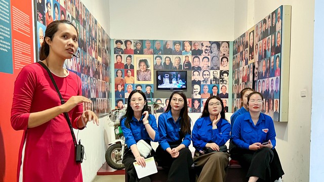 Đưa đoàn viên đến các địa điểm văn hóa: Một chương trình đầy ý nghĩa - Ảnh 6. Đưa đoàn viên đến các địa điểm văn hóa: Một chương trình đầy ý nghĩa - Ảnh 6.
