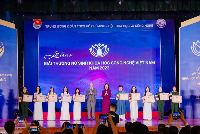 Tân Hiệp Phát tiếp tục đồng hành cùng Giải thưởng Quả Cầu Vàng - Ảnh 3. Tân Hiệp Phát tiếp tục đồng hành cùng Giải thưởng Quả Cầu Vàng - Ảnh 3.