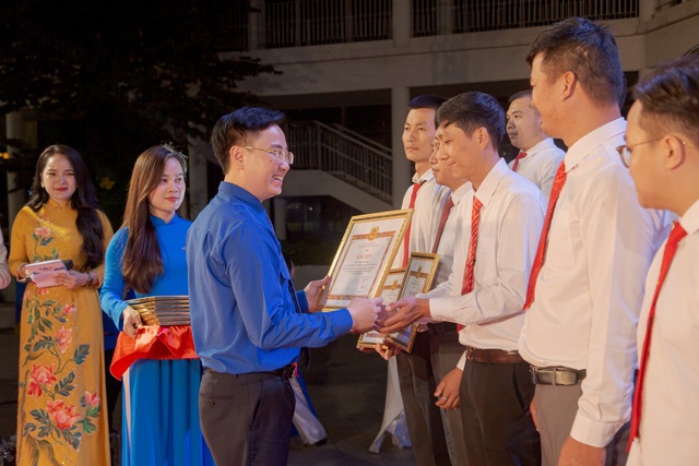 Quảng Ninh tuyên dương 60 đảng viên trẻ làm kinh tế giỏi - Ảnh 1.