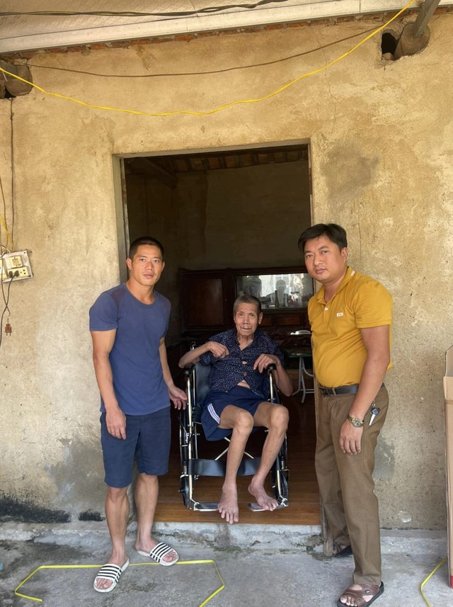 'Vết chân tròn' gieo yêu thương nơi đất thép - Ảnh 2. 'Vết chân tròn' gieo yêu thương nơi đất thép - Ảnh 2.