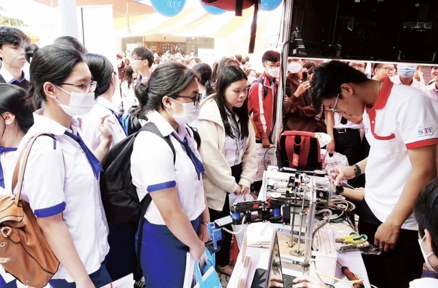 10 chương trình kết nối trường học với thí sinh năm 2024 - Ảnh 3. 10 chương trình kết nối trường học với thí sinh năm 2024 - Ảnh 3.