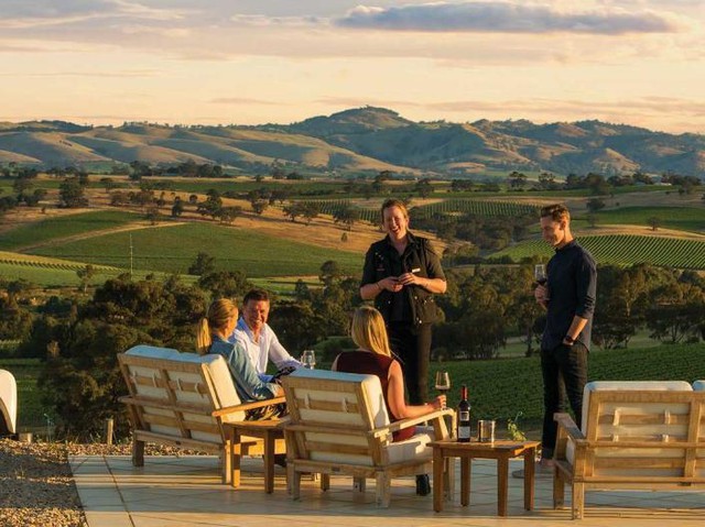 Adelaide - ‘Thiên đường’ du lịch với những người yêu thích rượu vang tại Australia - Ảnh 1.