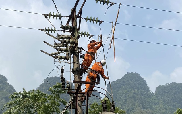 Giá điện tăng 3%, EVN vẫn rất nhiều khó khăn để cân bằng tài chính - Ảnh 1. Giá điện tăng 3%, EVN vẫn rất nhiều khó khăn để cân bằng tài chính - Ảnh 1.