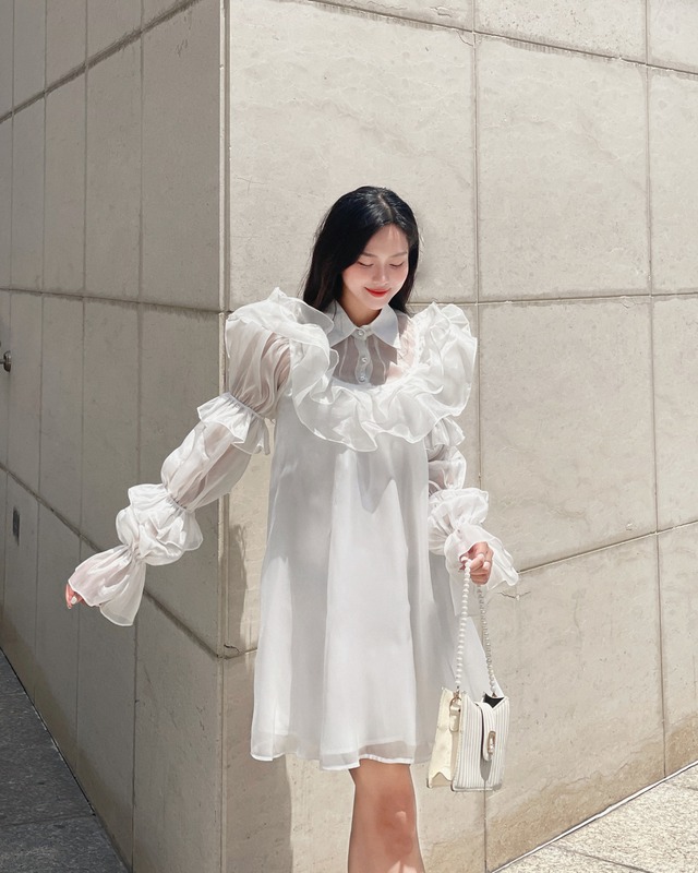 Hóa thân thành cô nàng tiểu thư với những set trang phục sang xịn chuẩn trend - Ảnh 5. Hóa thân thành cô nàng tiểu thư với những set trang phục sang xịn chuẩn trend - Ảnh 5.