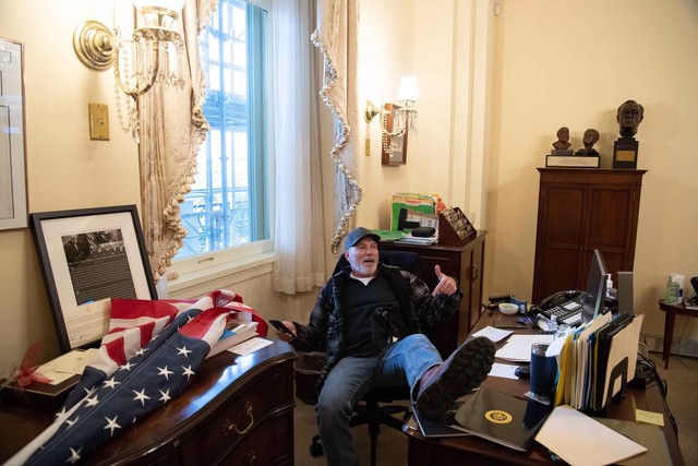 Cựu Chủ tịch Hạ viện Nancy Pelosi bị đòi lại văn phòng ở Capitol - Ảnh 2. Cựu Chủ tịch Hạ viện Nancy Pelosi bị đòi lại văn phòng ở Capitol - Ảnh 2.