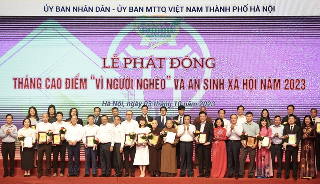 T&T Group là một trong những doanh nghiệp được UBND - Ủy ban MTTQ Việt Nam TP Hà Nội vinh danh vì những đóng góp tích cực cho công tác giảm nghèo và an sinh xã hội của thành phố. (Nguồn: T&T Group) T&T Group là một trong những doanh nghiệp được UBND - Ủy ban MTTQ Việt Nam TP Hà Nội vinh danh vì những đóng góp tích cực cho công tác giảm nghèo và an sinh xã hội của thành phố. (Nguồn: T&T Group)