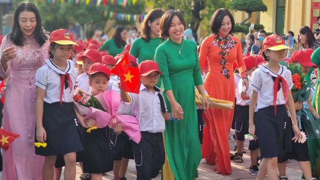 Một số địa phương quyết tâm miễn học phí - Ảnh 2. Một số địa phương quyết tâm miễn học phí - Ảnh 2.