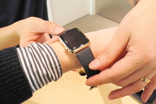Chiếc Apple Watch đắt nhất bắt đầu trở nên 'lỗi thời' - Ảnh 1.
