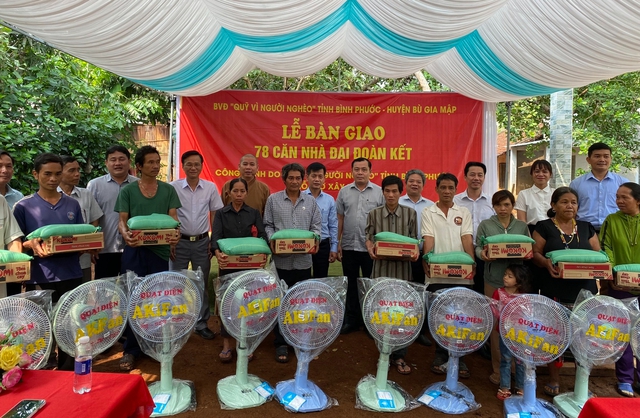 Tránh trùng lặp trong vận động và triển khai hỗ trợ người nghèo - Ảnh 1. Tránh trùng lặp trong vận động và triển khai hỗ trợ người nghèo - Ảnh 1.