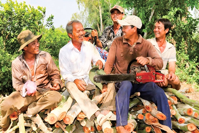 Chuyện tử tế: Lão nông ở Cần Thơ xây hơn 500 căn nhà cho người nghèo  - Ảnh 1.