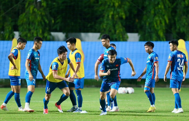 Cạnh tranh khốc liệt ở đội tuyển Việt Nam - Ảnh 1.