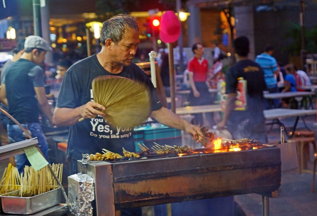 6 quầy hàng rong có món thịt nướng ngon nhất ở Singapore - Ảnh 3.