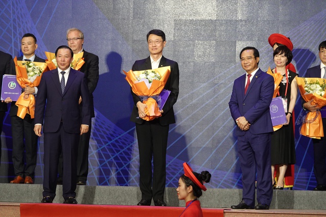 Long An khảo sát, đo mức độ hài lòng của doanh nghiệp về hành chính công - Ảnh 3. Long An khảo sát, đo mức độ hài lòng của doanh nghiệp về hành chính công - Ảnh 3.