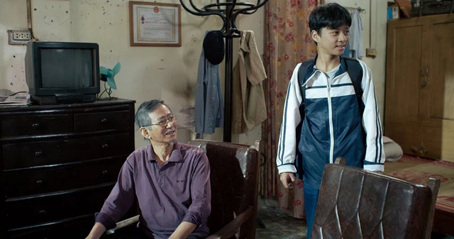Đạo diễn Đặng Nhật Minh nhận giải quan trọng nhất giải thưởng Bùi Xuân Phái   - Ảnh 3.