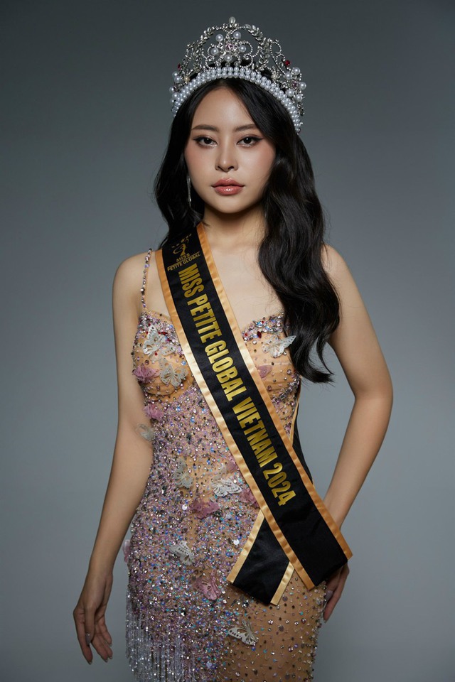 Người đẹp cao 1,ườiđẹpcaomđithihoahậuquốctế<strong>porrn</strong>45m đi thi hoa hậu quốc tế - Ảnh 1.