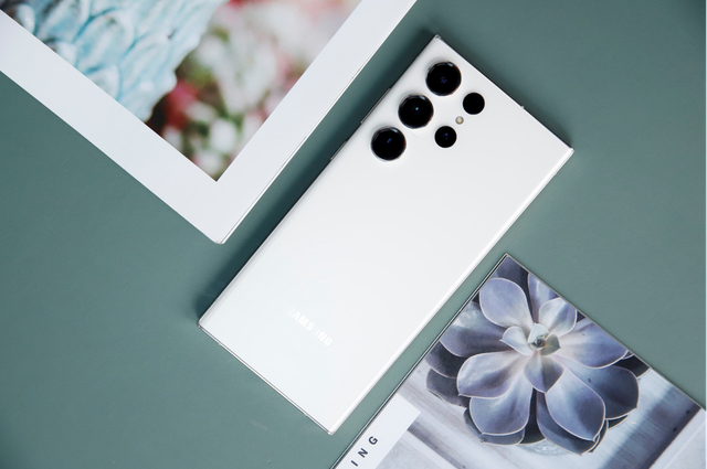 iPhone 15 series vừa lên kệ, Galaxy S23 Ultra giảm hơn 13 triệu đồng - Ảnh 1. iPhone 15 series vừa lên kệ, Galaxy S23 Ultra giảm hơn 13 triệu đồng - Ảnh 1.