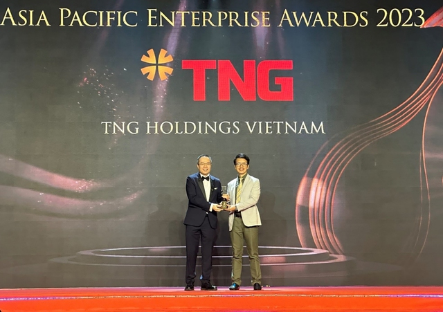 Ông Trần Tuấn Việt, đại diện TNG Holdings Vietnam nhận giải thưởng &quot;Doanh nghiệp xuất sắc châu Á&quot; của giải thưởng quốc tế Asia Pacific Enterprise Awards (APEA) 2023