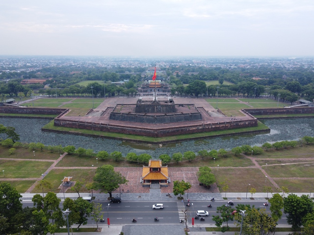 Lấy ý kiến cộng đồng để hoàn thiện hồ sơ tu bổ di tích Huế - Ảnh 1. Lấy ý kiến cộng đồng để hoàn thiện hồ sơ tu bổ di tích Huế - Ảnh 1.