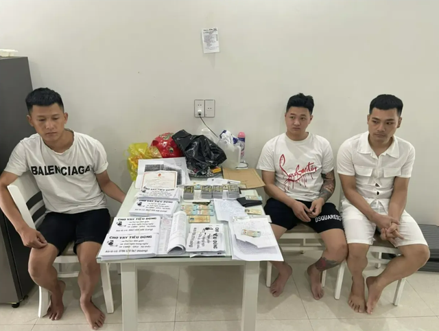 Thanh niên 22 tuổi cầm đầu đường dây 'tín dụng đen' lãi suất 110% đến 360%/năm - Ảnh 2. Thanh niên 22 tuổi cầm đầu đường dây 'tín dụng đen' lãi suất 110% đến 360%/năm - Ảnh 2.