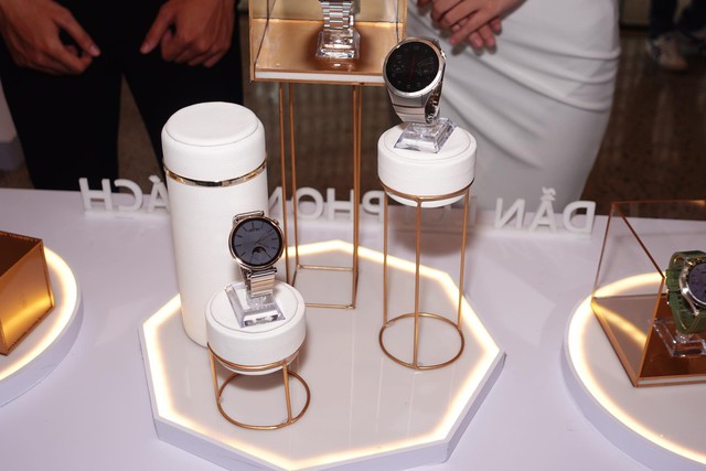 Huawei Watch GT 4 chính thức trình làng, giá từ 4,99 triệu đồng - Ảnh 1. Huawei Watch GT 4 chính thức trình làng, giá từ 4,99 triệu đồng - Ảnh 1.