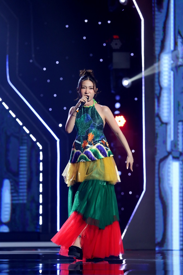 Cô gái trẻ trổ tài 'bắn rap' khiến khiến Dương Ngọc Thái ngỡ ngàng - Ảnh 2. Cô gái trẻ trổ tài 'bắn rap' khiến khiến Dương Ngọc Thái ngỡ ngàng - Ảnh 2.