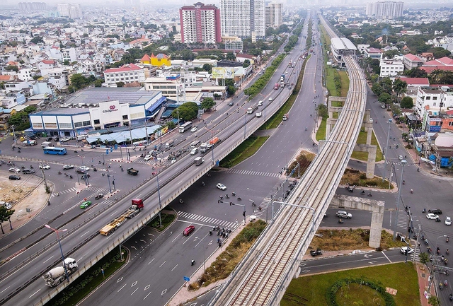Tìm nguồn vốn phát triển hạ tầng vùng Đông Nam bộ - Ảnh 1. Tìm nguồn vốn phát triển hạ tầng vùng Đông Nam bộ - Ảnh 1.