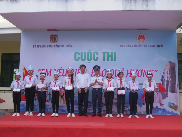 Quảng Ngãi: Học sinh hào hứng tham gia cuộc thi Em yêu biển, đảo quê hương - Ảnh 4.