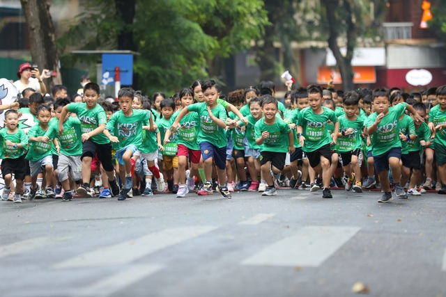 Gần 11.000 vận động viên tham gia giải chạy quốc tế VPBank Hanoi International Marathon 2023 - Ảnh 5.