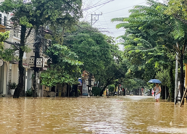 Yên Bái: Mưa lớn gây ngập lụt nhiều nơi, 2 người tử vong - Ảnh 2.