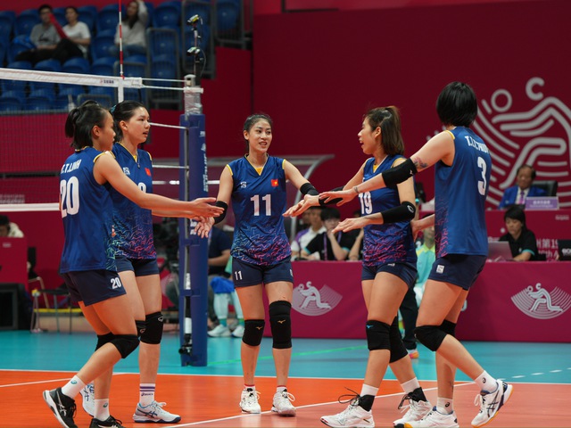 ASIAD 19: Đội tuyển bóng chuyền nữ Việt Nam quyết 'xóa dớp' trước Thái Lan - Ảnh 1.