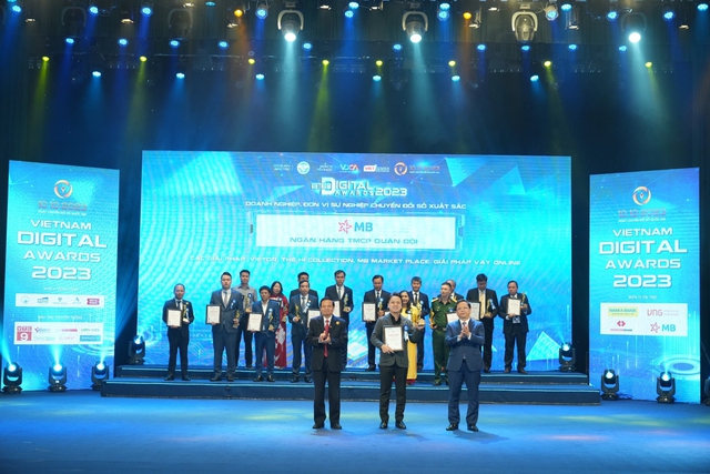 MB 'thắng lớn' các giải thưởng trong nước và quốc tế - Ảnh 2.