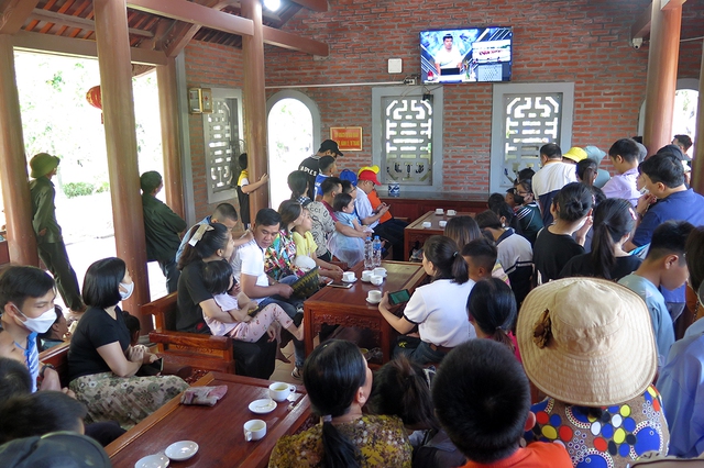 Hải Phòng: Hàng vạn người cổ vũ cho thí sinh Nguyễn Trọng Thành - Ảnh 5.