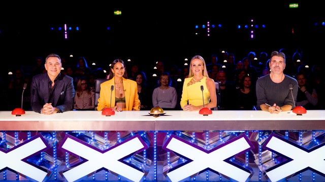 Danh hài Anh đâm đơn kiện sau khi bị loại khỏi ghế giám khảo Britain's Got Talent - Ảnh 2.