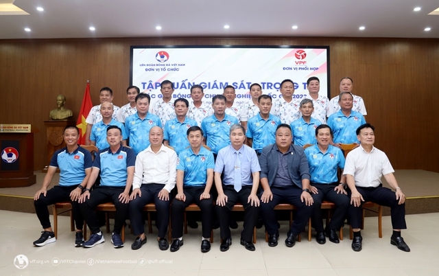 VFF: 'V-League 2023-2024 sắp có thêm xe VAR, trọng tài cần phối hợp tốt' - Ảnh 3.