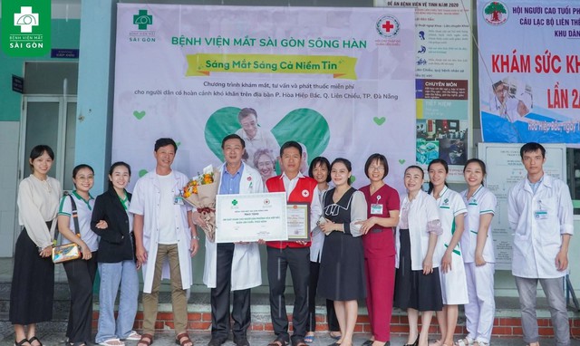 Chương trình &quot;Sáng mắt sáng cả niềm tin&quot; khám và phát thuốc miễn phí cho người dân khó khăn Quận Liên Chiểu, Đà Nẵng