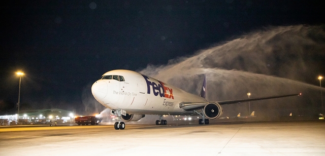 FedEx tăng chuyến bay kết nối VN với các nước - Ảnh 1.