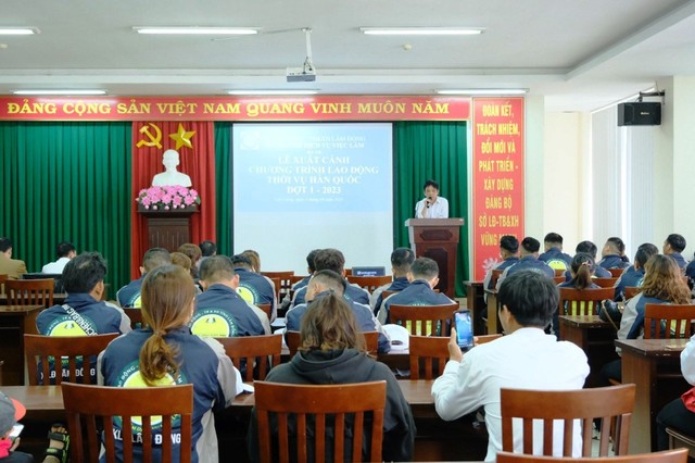 Khẩn trương đưa lao động thời vụ bỏ trốn tại Hàn Quốc về nước - Ảnh 2. Khẩn trương đưa lao động thời vụ bỏ trốn tại Hàn Quốc về nước - Ảnh 2.