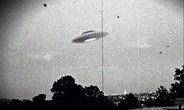 Lầu Năm Góc triển khai công cụ trình báo trực tuyến về UFO - Ảnh 1.