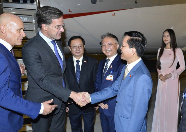 Thủ tướng Hà Lan đến Hà Nội, bắt đầu chuyến thăm chính thức Việt Nam - Ảnh 1.