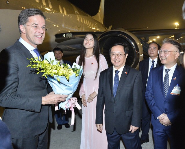 Thủ tướng Hà Lan đến Hà Nội, bắt đầu chuyến thăm chính thức Việt Nam - Ảnh 2.