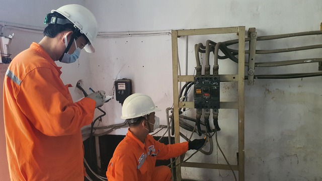 Điện lực TP.HCM: Cung cấp điện ổn định trong tháng 10 - Ảnh 1. Điện lực TP.HCM: Cung cấp điện ổn định trong tháng 10 - Ảnh 1.