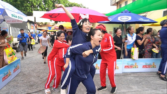 Quang Thắng lặng người khi ngắm nhìn ‘mỹ nhân 10 kẹp tóc’ - Ảnh 1.