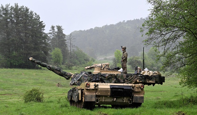 Mỹ duyệt gói bán xe tăng 2,5 tỉ USD cho một nước NATO giáp Ukraine - Ảnh 1. Mỹ duyệt gói bán xe tăng 2,5 tỉ USD cho một nước NATO giáp Ukraine - Ảnh 1.