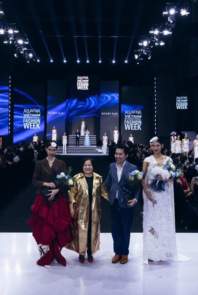 Quán quân The Face Vietnam Huỳnh Tú Anh tỏa sáng tại Vietnam International Fashion Week 2023 - Ảnh 8.