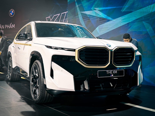 BMW XM về Việt Nam, 'đe dọa' Lamborghini Urus với giá 10,999 tỉ đồng - Ảnh 1.