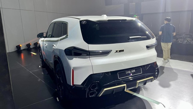 BMW XM về Việt Nam, 'đe dọa' Lamborghini Urus với giá 10,999 tỉ đồng - Ảnh 2.