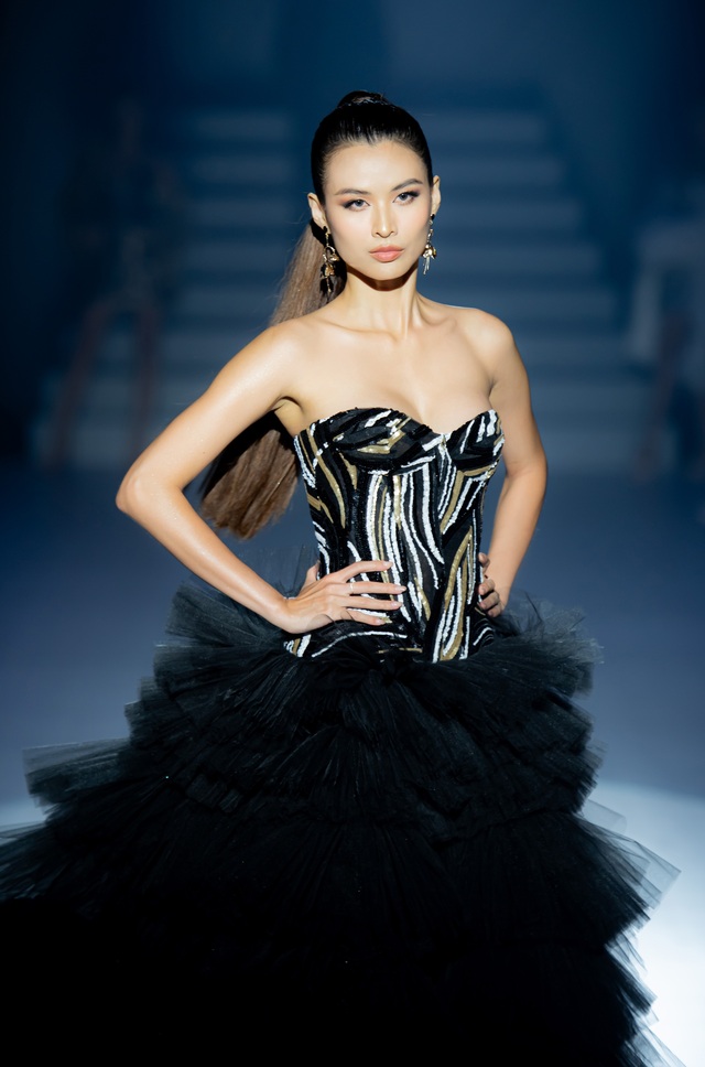 Cao Thiên Trang khuấy động sàn diễn thời trang khi trở lại catwalk - Ảnh 2.