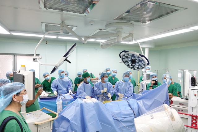 Chuyên gia Nhật Bản, Đài Loan chuyển giao kỹ thuật điều trị cột sống tại Cần Thơ - Ảnh 1.
