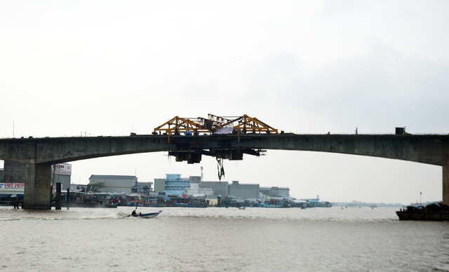 Hợp long cầu 640 tỉ đồng ở cửa biển lớn nhất Cà Mau   - Ảnh 2.